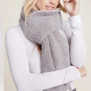 BAREFOOT DREAMS
CozyChic® Two Toned Scarf Grey